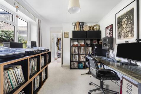Bedroom 2.jpg