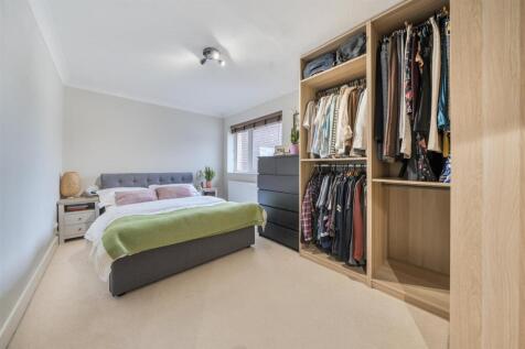 Bedroom 1.jpg