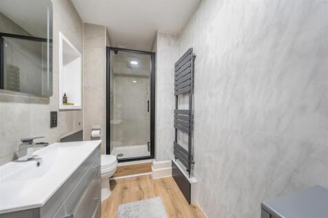 Shower Room.jpg