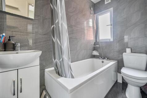 Bathroom WC.jpg