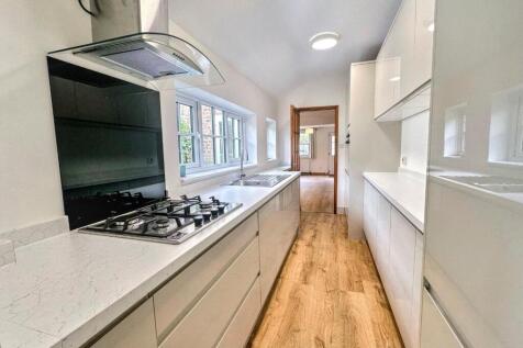 kitchen 4.jpg
