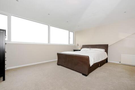 Bed 1.jpg