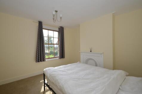 04clewerfields-bed1.JPG