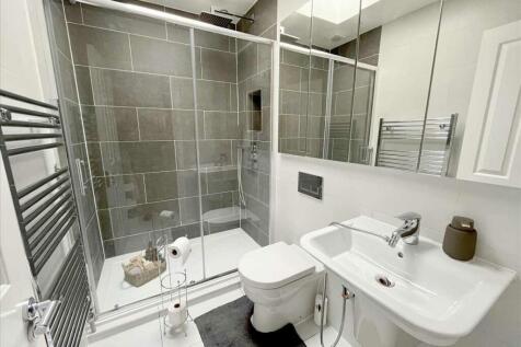 DOWNSTAIRS SHOWER