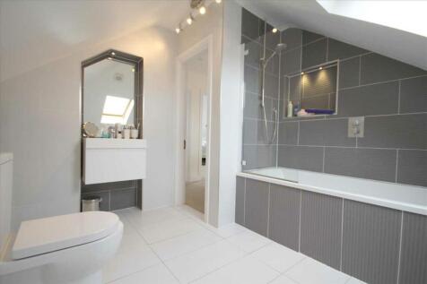 FAMILY BATHROOM/WC
