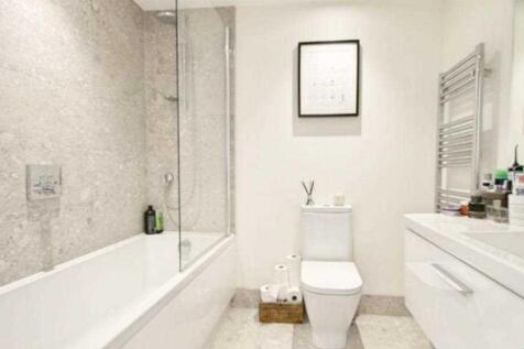 BATHROOM/WC