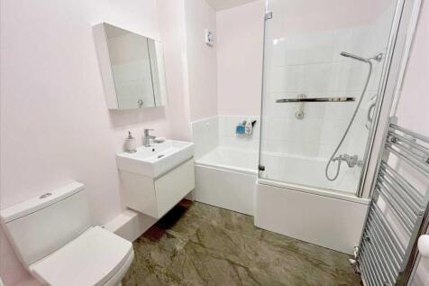 BATHROOM/WC