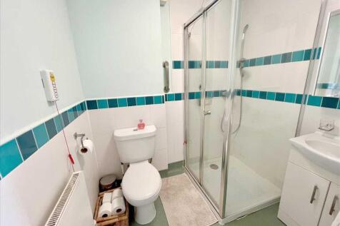 BATHROOM/WC