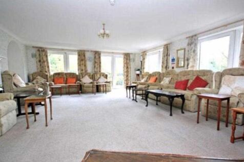 COMMUNAL LOUNGE