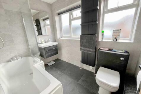 BATHROOM/WC