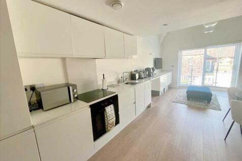 OPEN PLAN KITCHEN
