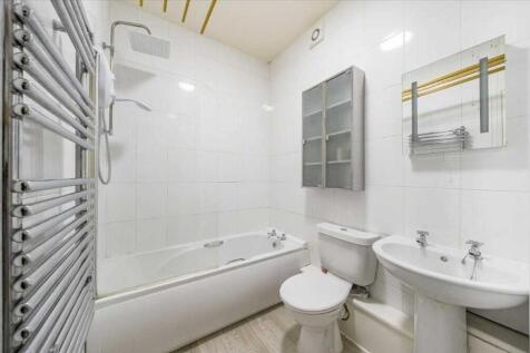 BATHROOM/WC