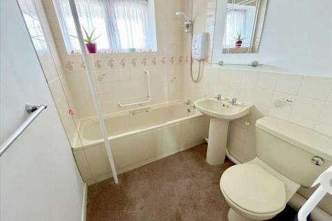 BATHROOM/WC