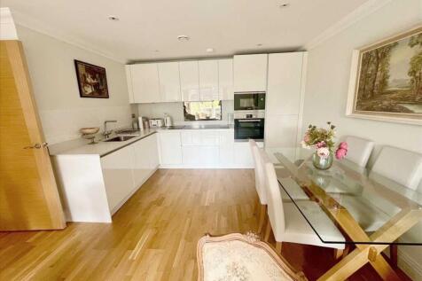 OPEN PLAN KITCHEN