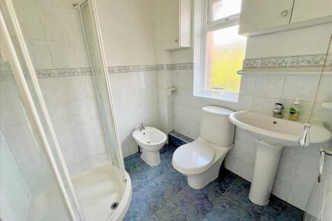 SHOWER ROOM/WC