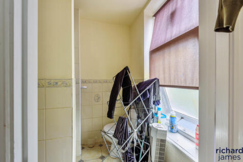 7f596253-149d-433...