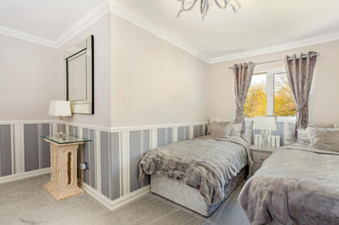 4nicholascourt26829618