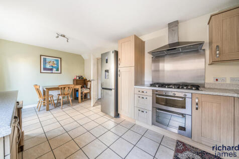 f0997695719444929de390efcdc80eda