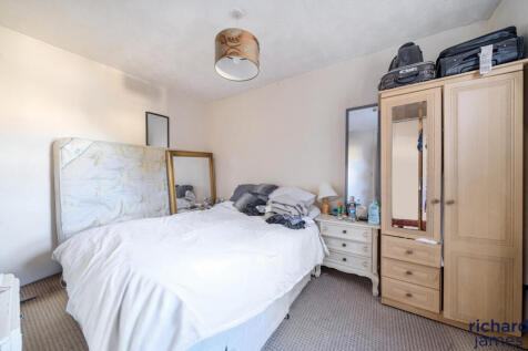 84fb05a3a2ac46499cae474308a69093