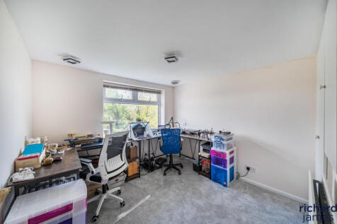 5cc570f4bdd54fd892e307b93303e857