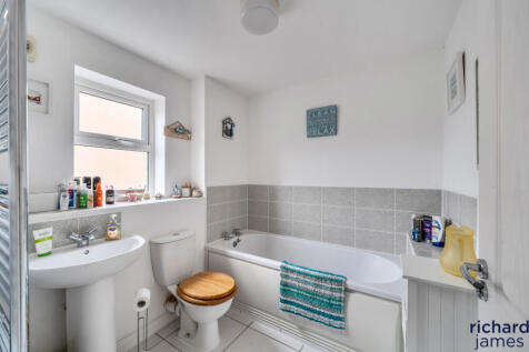 b3e63adf228d442e8418a41fdf746ba0