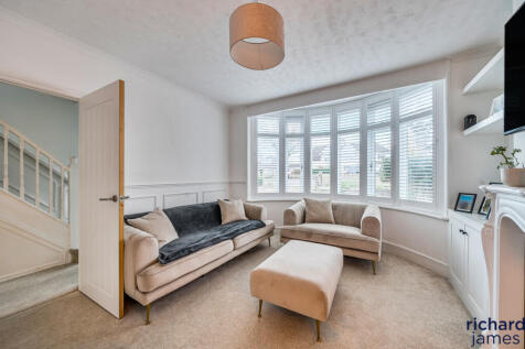 1817f946373f44358a0edf626864e92a