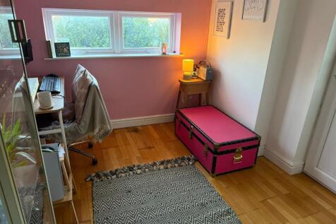 whatsappimage20251117at1410164