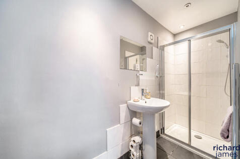 5bee635e490a4f5cae794e64aecc50e2