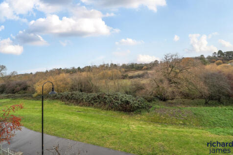 46566832bedf40b898f0b6b042f340a3