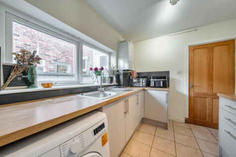 1375880-15-692595...