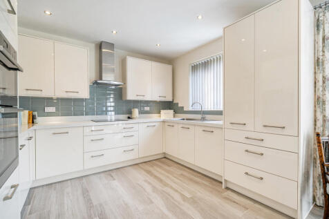 1348602-6-68b9b9a...