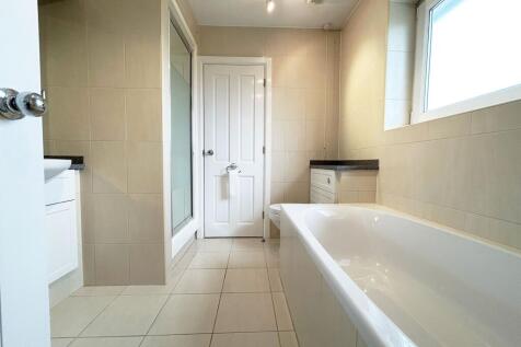 Jack and Jill ensuite
