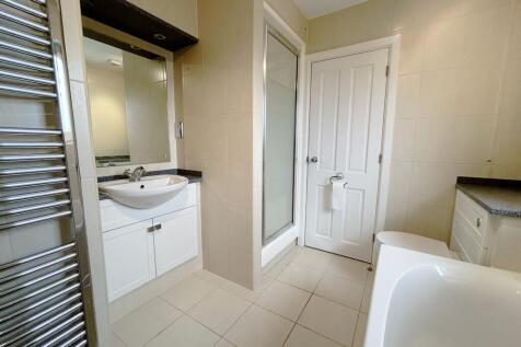 Jack and Jill ensuite