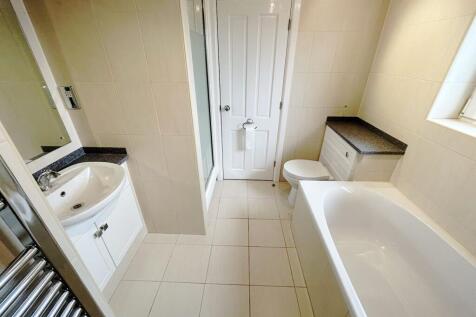 Jack and Jill ensuite
