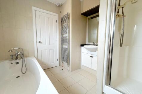 Jack and Jill ensuite