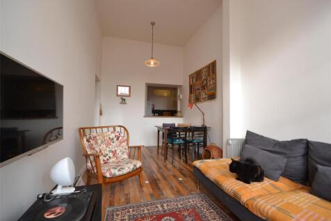 Living room (2)