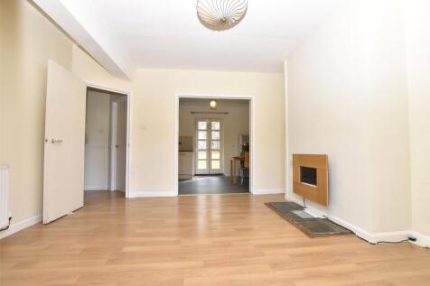 Living Room/ Dining