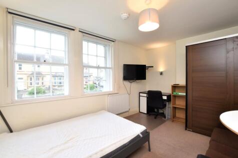 Bedroom/Living Area
