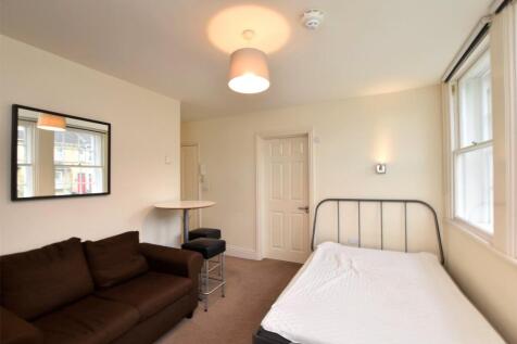 Bedroom/Living Area