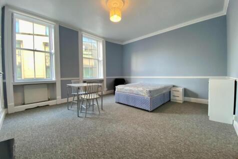 Bedroom / Living