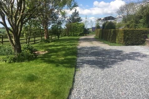 Path to house 