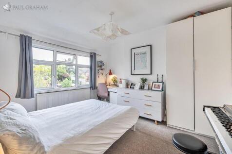 f843d79e-05e9-4e5...