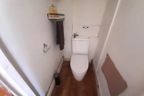 Shop WC