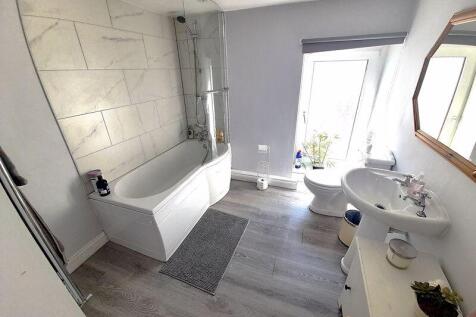Cottage Bathroom