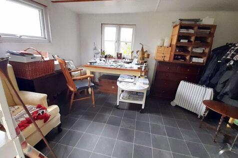 Summerhouse - Craft Room