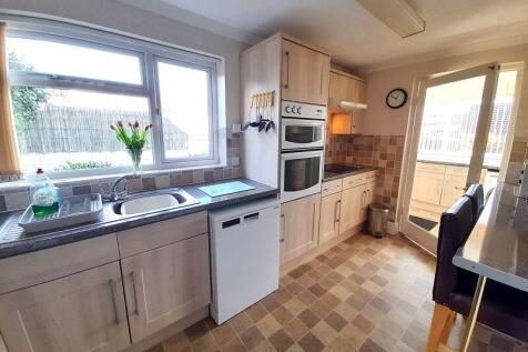 Kitchen / Breakfast Room