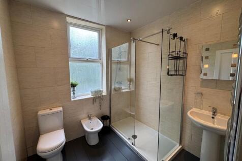bathroom x1