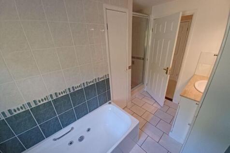 Bathroom -Ground Floor