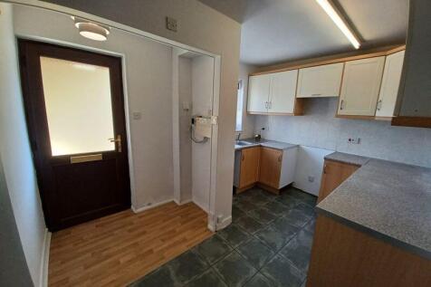 Entrance - Kitchen