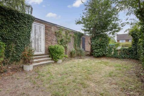 2 Bedford Court, ...